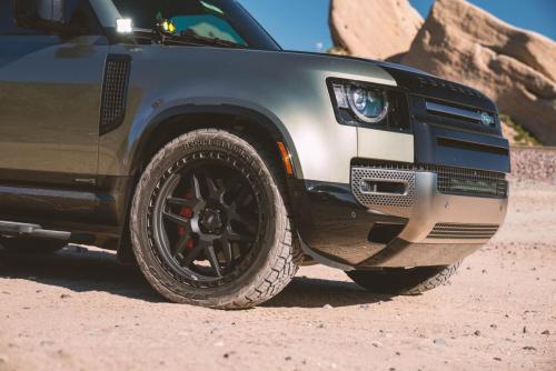 Mantra Wheels for Land Rover Defender Seamak 22″ Matte Black Center Gloss Black Ring