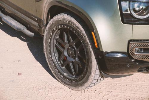 Mantra Wheels for Land Rover Defender Seamak 22″ Matte Black Center Gloss Black Ring