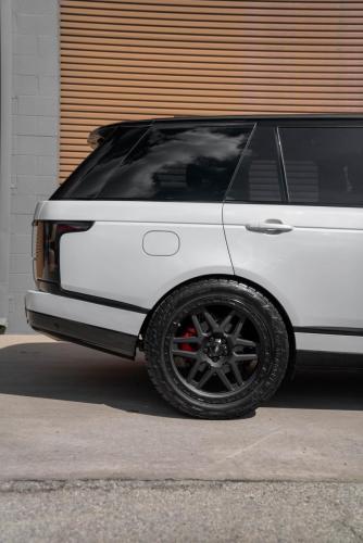 Mantra Wheels for Land Rover Range Rover White Seamak 22″ Matte Black Center Gloss Black Ring