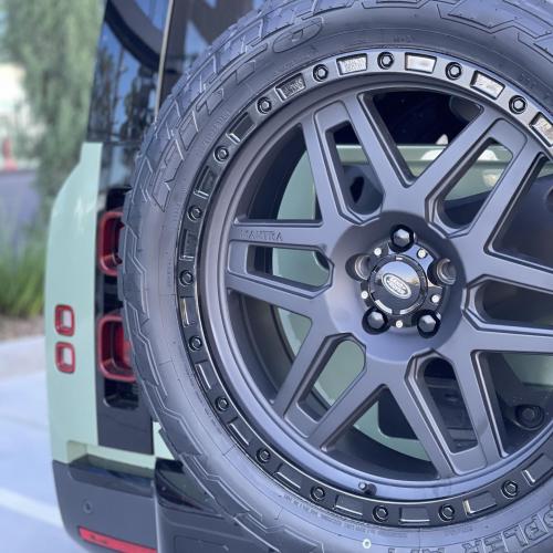 Mantra Wheels for Land Rover Defender Seamak Satin Black with Gloss Black Outer